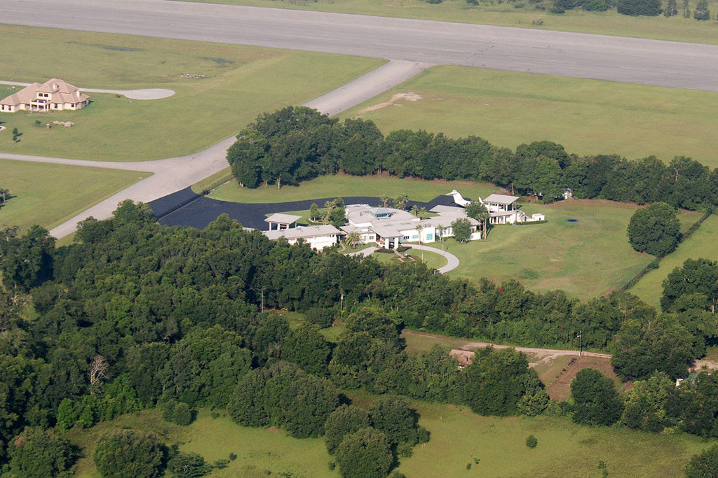 Спутниковый снимок особняка Джона Траволты. Flickr. com