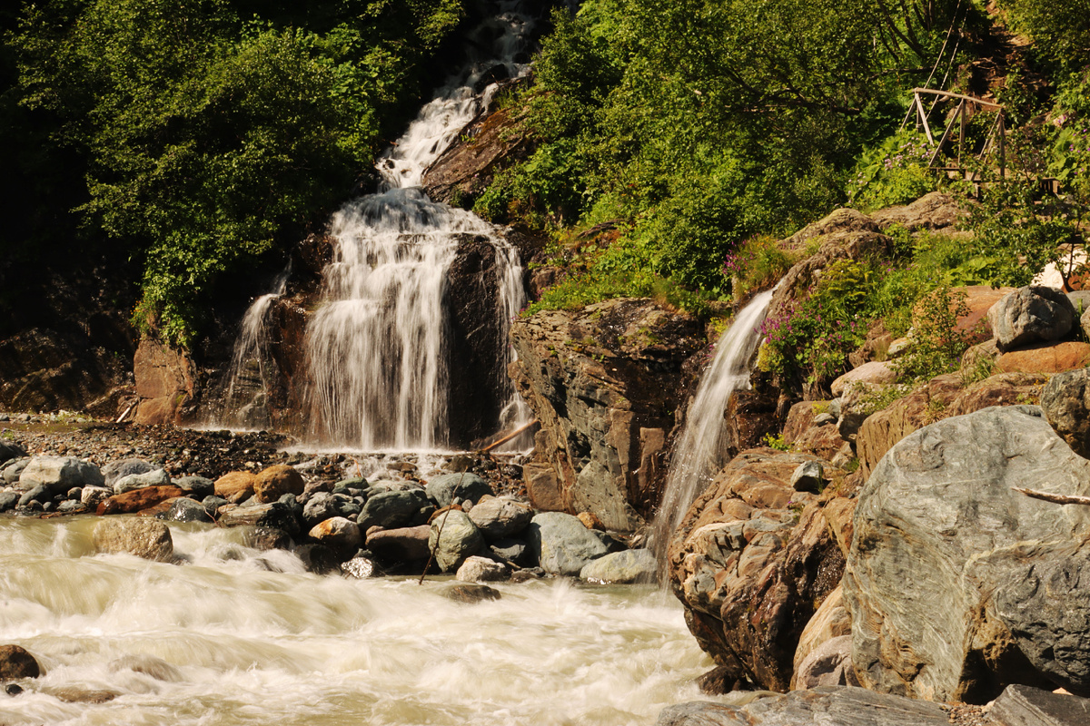 Крутизна подъема сперва пугает :)