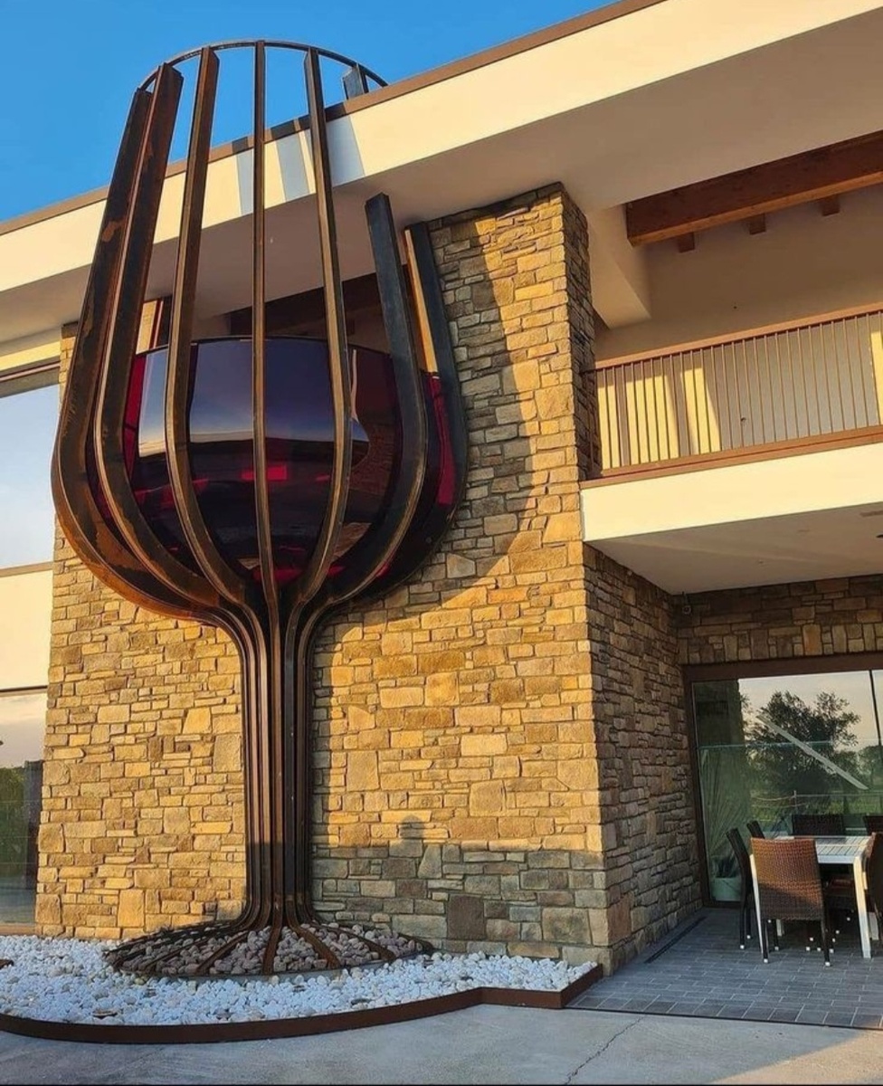 Такой балкон меня тоже устроил бы... Фото с сайта i.pinimg.com