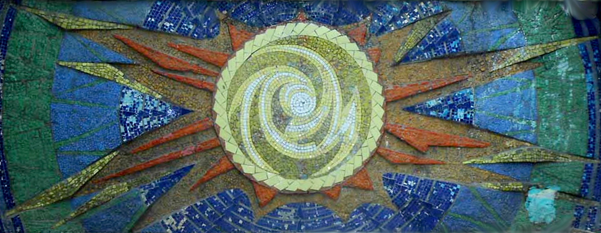 «Солнце» Мозаики на школе № 5 в Донецке. 