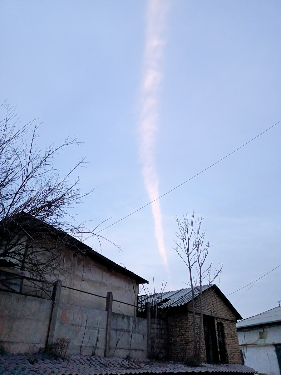 Немного вам узбекского неба) Кстати, сегодня погода прям такая весенняя, даже летняя. Так тепло, хорошо. Это радует) 