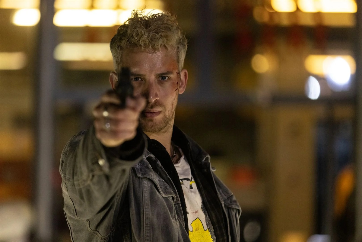 Кадр из фильма «La nuit se traîne». Режиссер: Михил Бланшар. Производство: A Private View, BE TV, BNP Paribas Fortis Film Finance, Boucan Productions, Canal+ [fr], Ciné, Flanders Audiovisual Fund (VAF), France 3 Cinéma, France Télévision, Gaumont, La Direction de L'Audiovisual de Communaute Francaise de Belgique, Le Tax Shelter du Gouvernement Fédéral de Belgique, Programme MEDIA de la Communauté Européenne, Proximus, Quad, Région de Bruxelles-Capitale, RTL Belgium, RTL-TVi, Take Five Invest, VOO