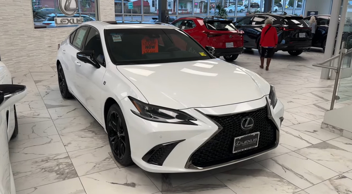 Lexus ES 350 2025