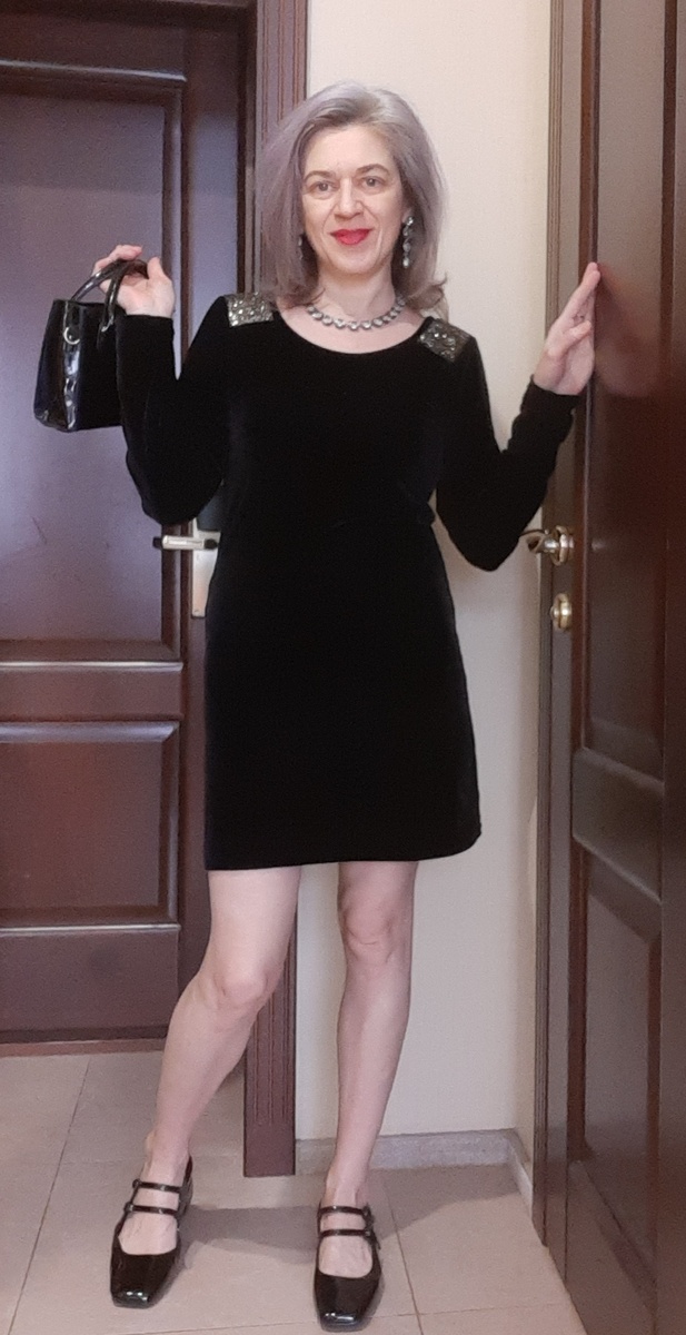 Бархатное платье.