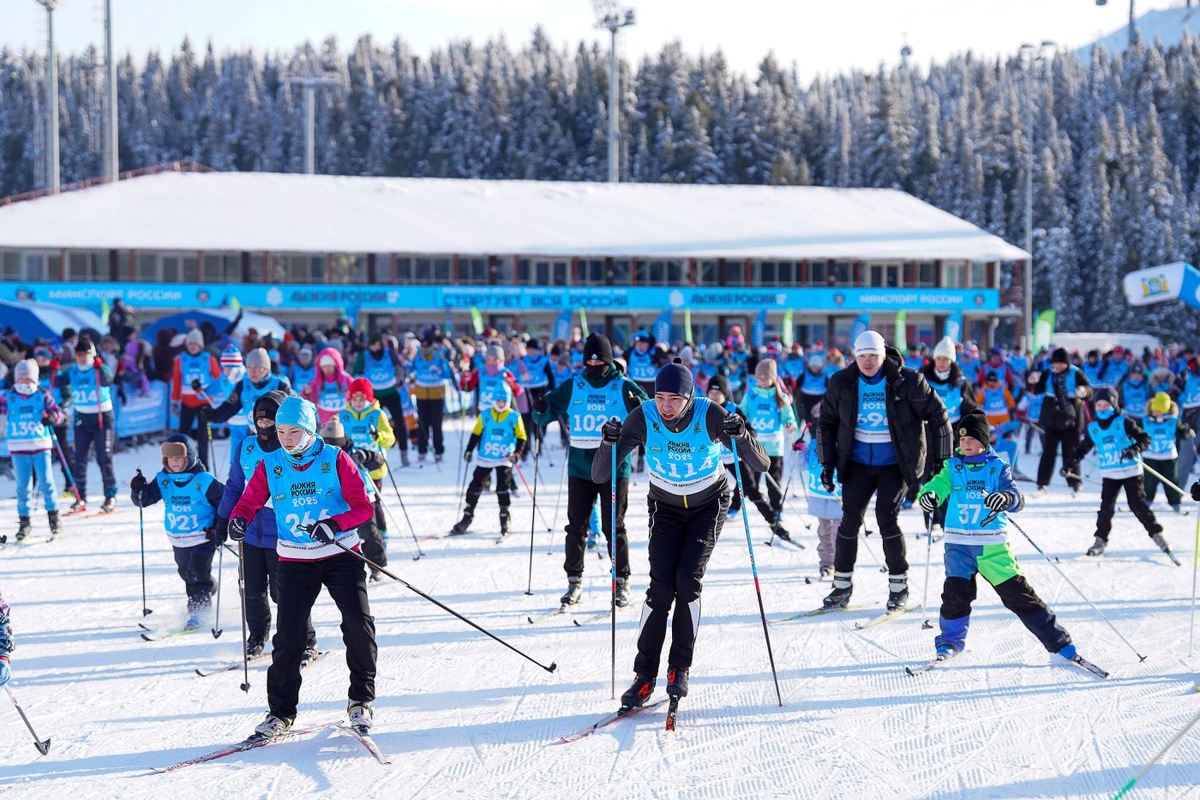    В Ханты-Мансийске состоялся традиционный массовый забег «Лыжня России»