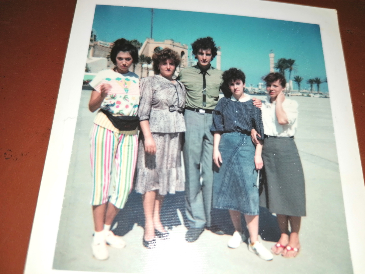 Триполи, 1989 год. Зелёная площадь (как у нас Красная площадь). Я - крайняя слева. Фото из архива автора. 