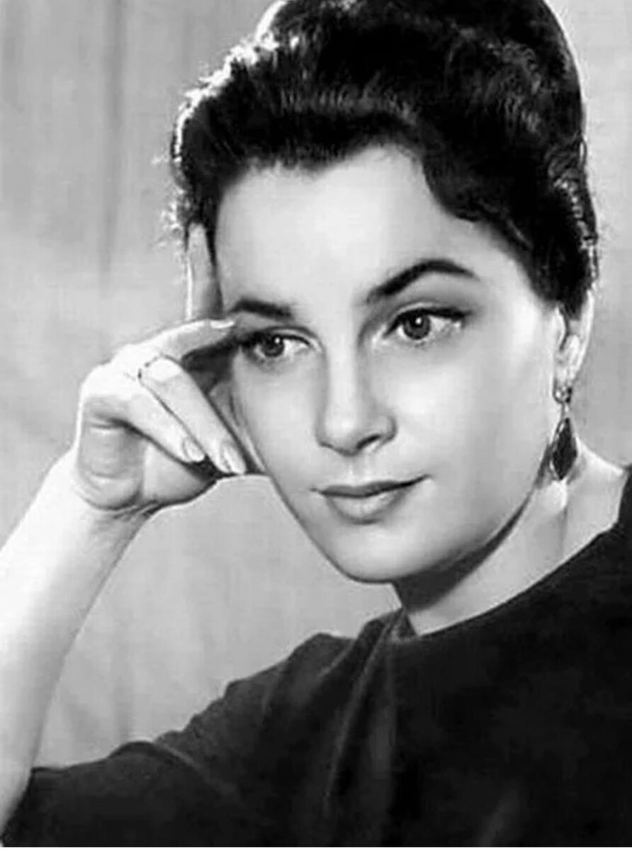 Элина Быстрицкая в молодости