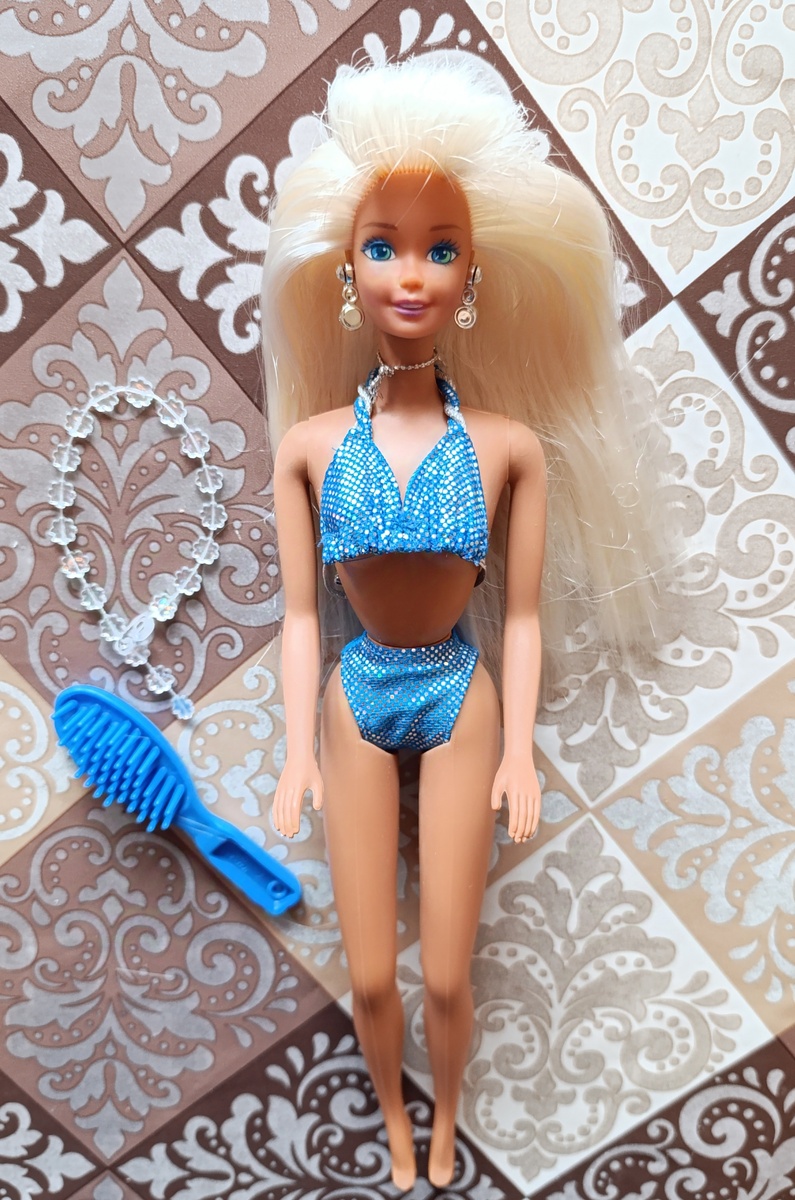 Barbie Sparkle beach