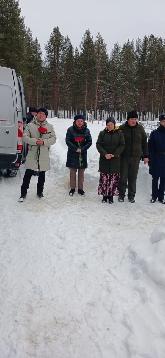    Жители севера Карелии простились с погибшим на СВО Александром Лесоненым Администрация Калевальского района / VK