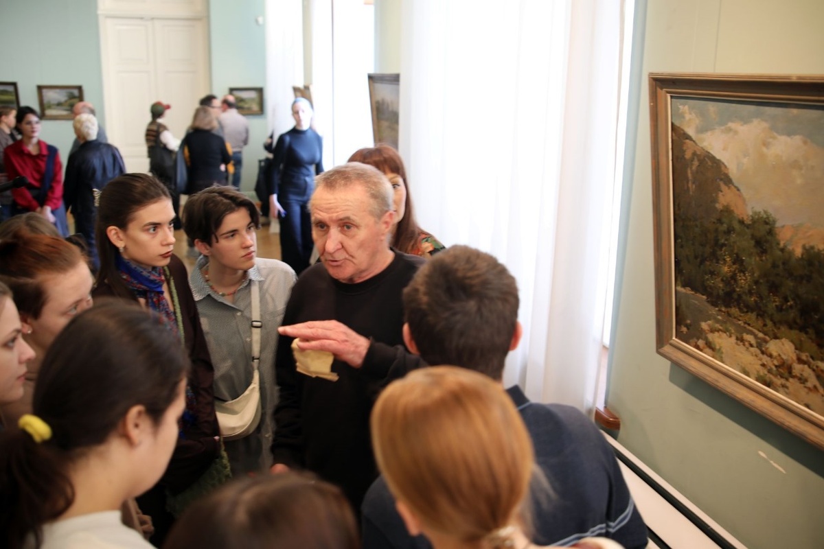 Валентин Чёрный на открытие выставки