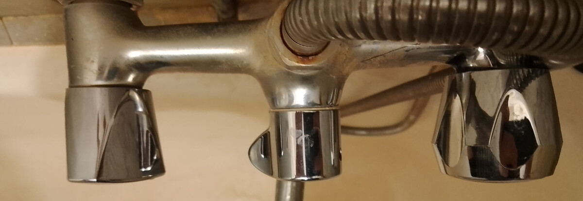 Разные ручки одного крана..