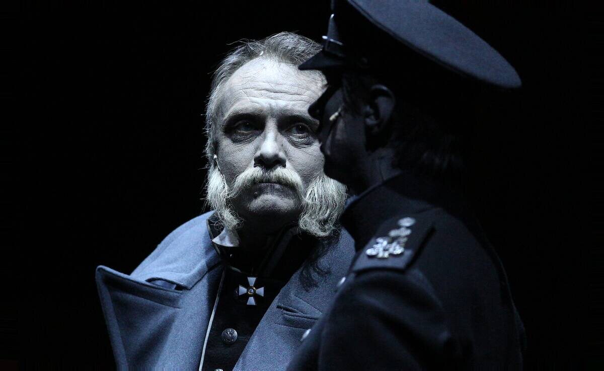    Фото: Спектакль «Губернатор»