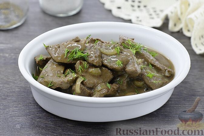 печень говяжья, лук репчатый, мука, вода, масло растительное, соль, перец чёрный молотый, зелень укропа