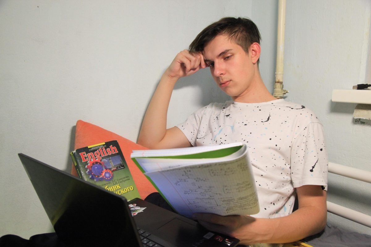    Завладев доступом к личному кабинету, мошенники с виртуальной кредитной карты потерпевшего перевели денежные средства