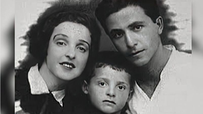 Михаил с родителями