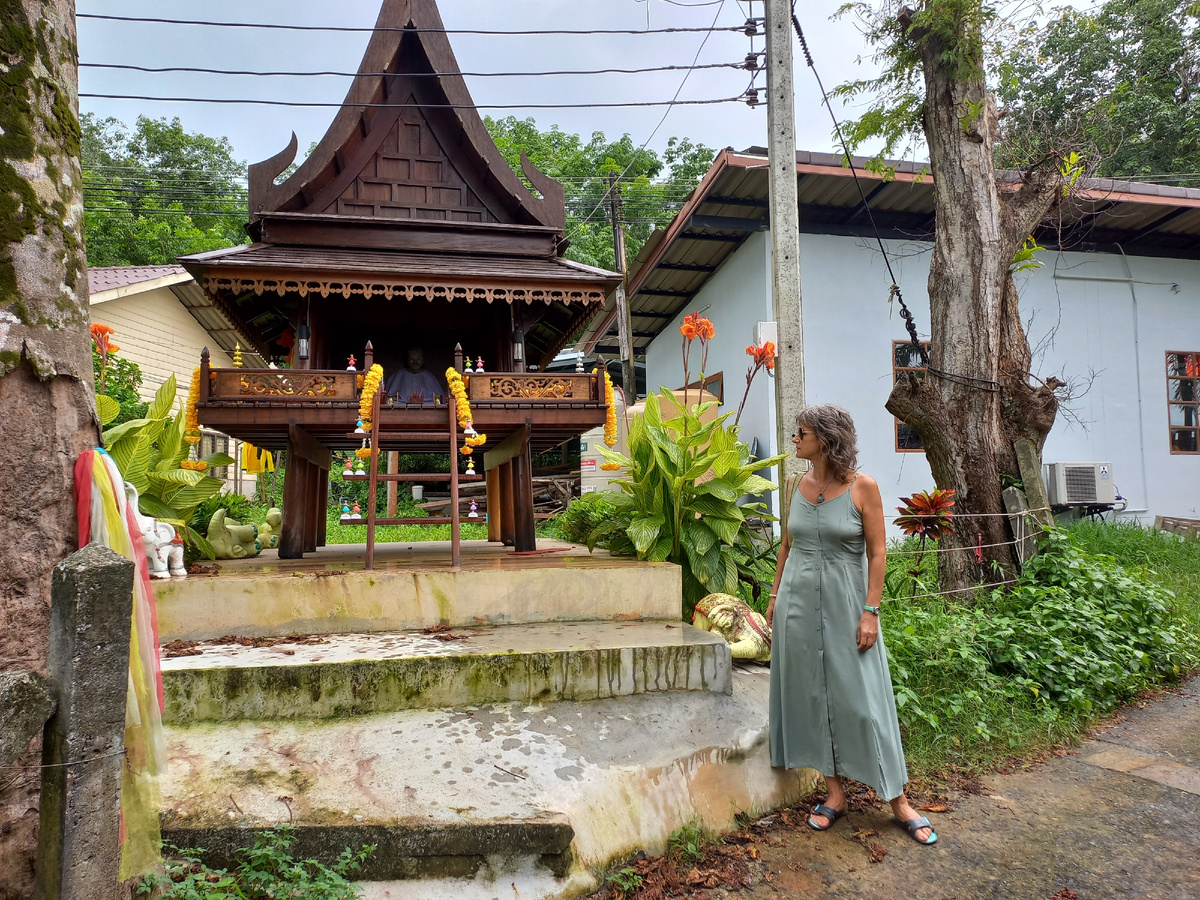 В рыбацкой деревне Ban Salak Phet. Ко Чанг, Таиланд, июль 2024.