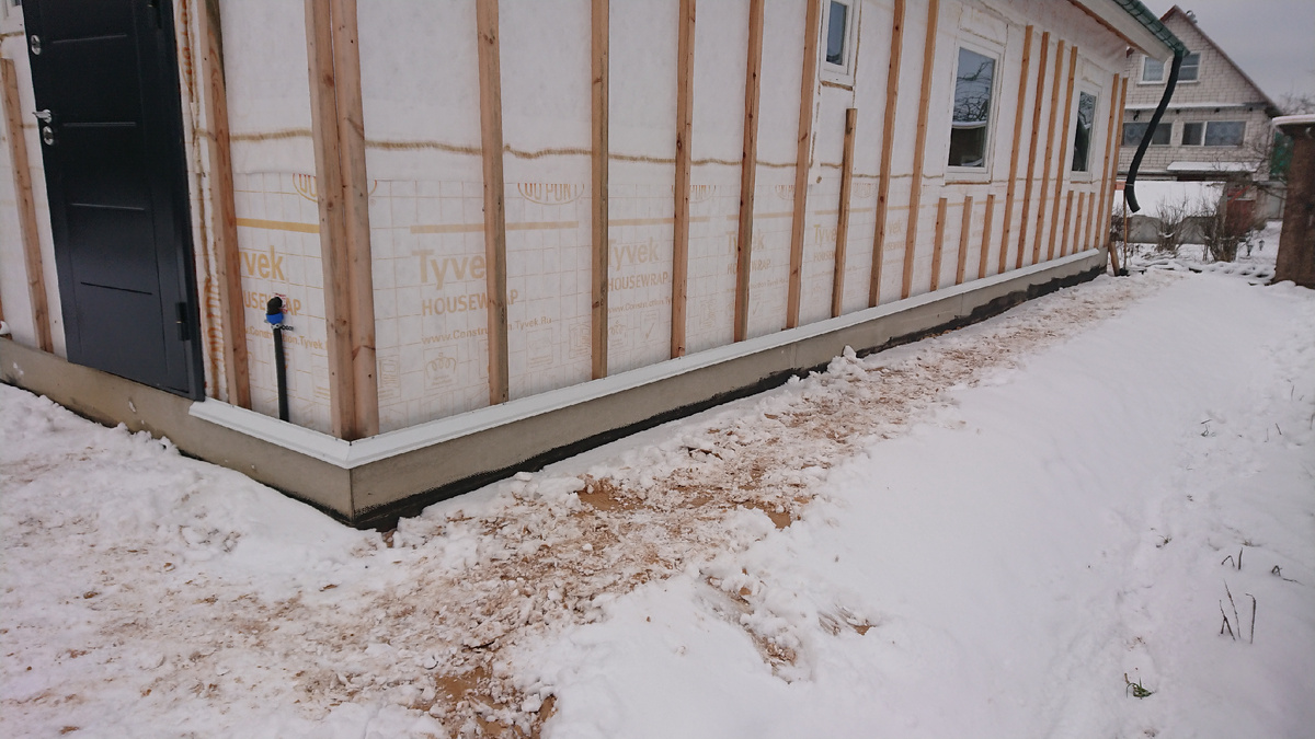 Отлив цоколя.