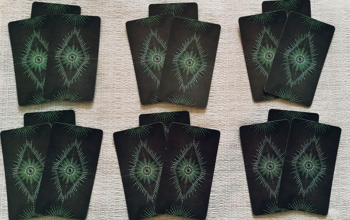 Варианты расклада. Верхний ряд - 1, 2, 3. Нижний ряд 4, 5, 6