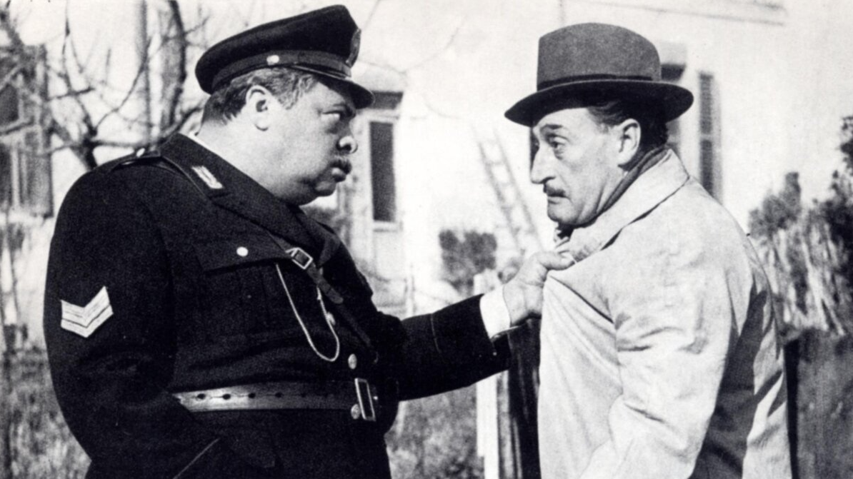 Кадр из фильма "Полицейские и воры" (1951)