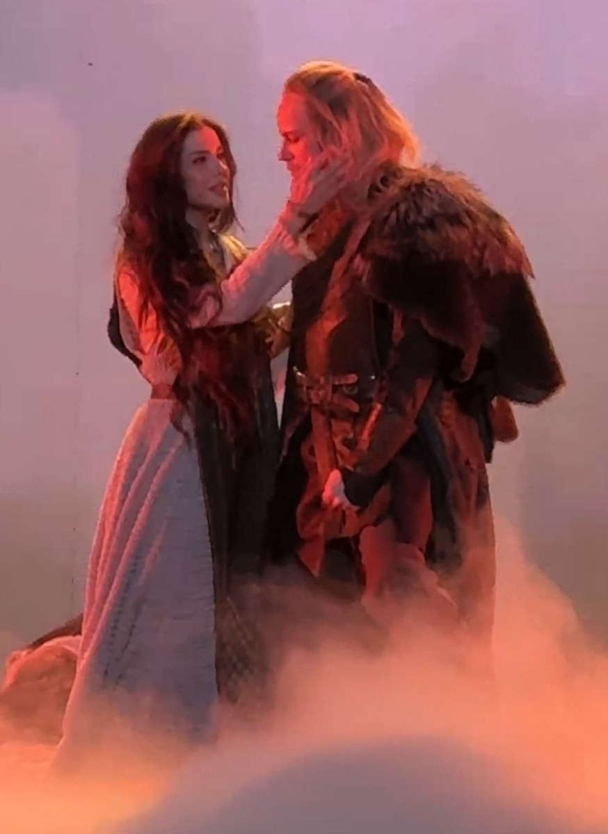 Владимир и Рогнеда Представление получилось не просто масштабное, а грандиозное, как по звучанию, так и по составу исполнителей. 