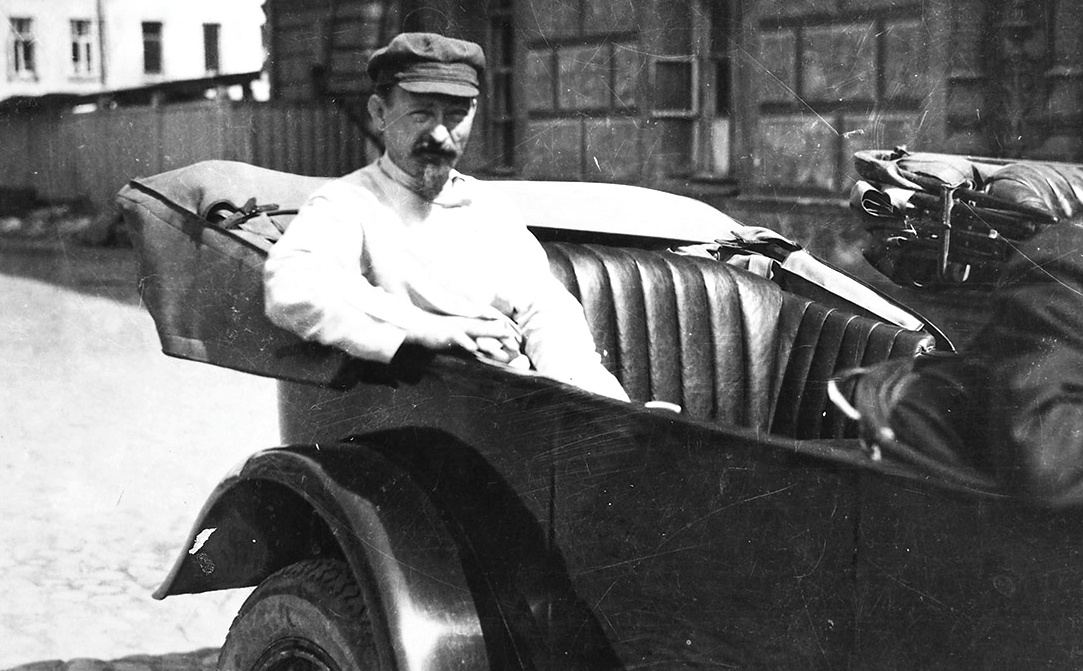 Хоть "железный Феликс" и считался по жизни аскетом, но без авто обойтись никак не мог... Фото из открытых источников.