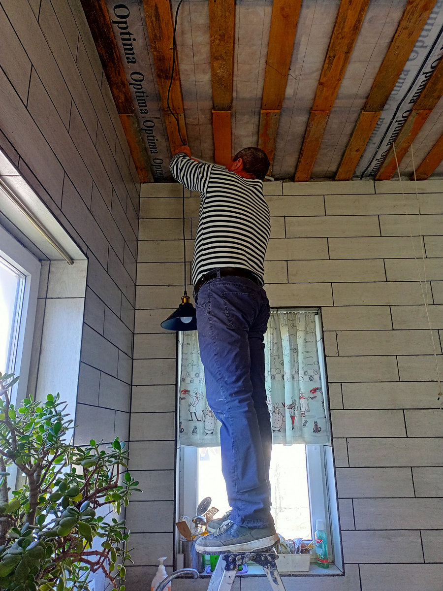 Первый светильник