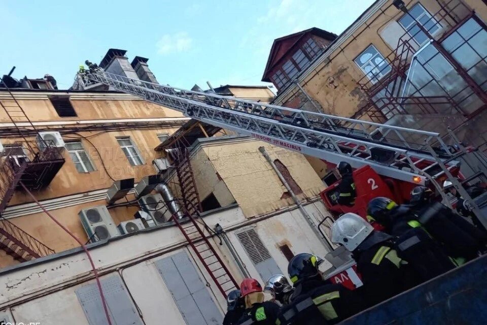 Пожарные.  фото: картинки яндекса.