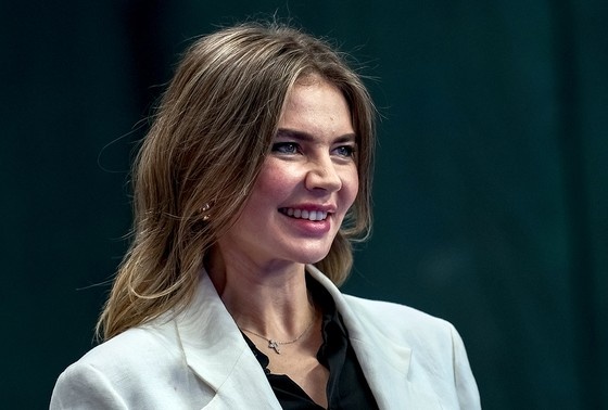Алина кабаева сейчас 2025 фото