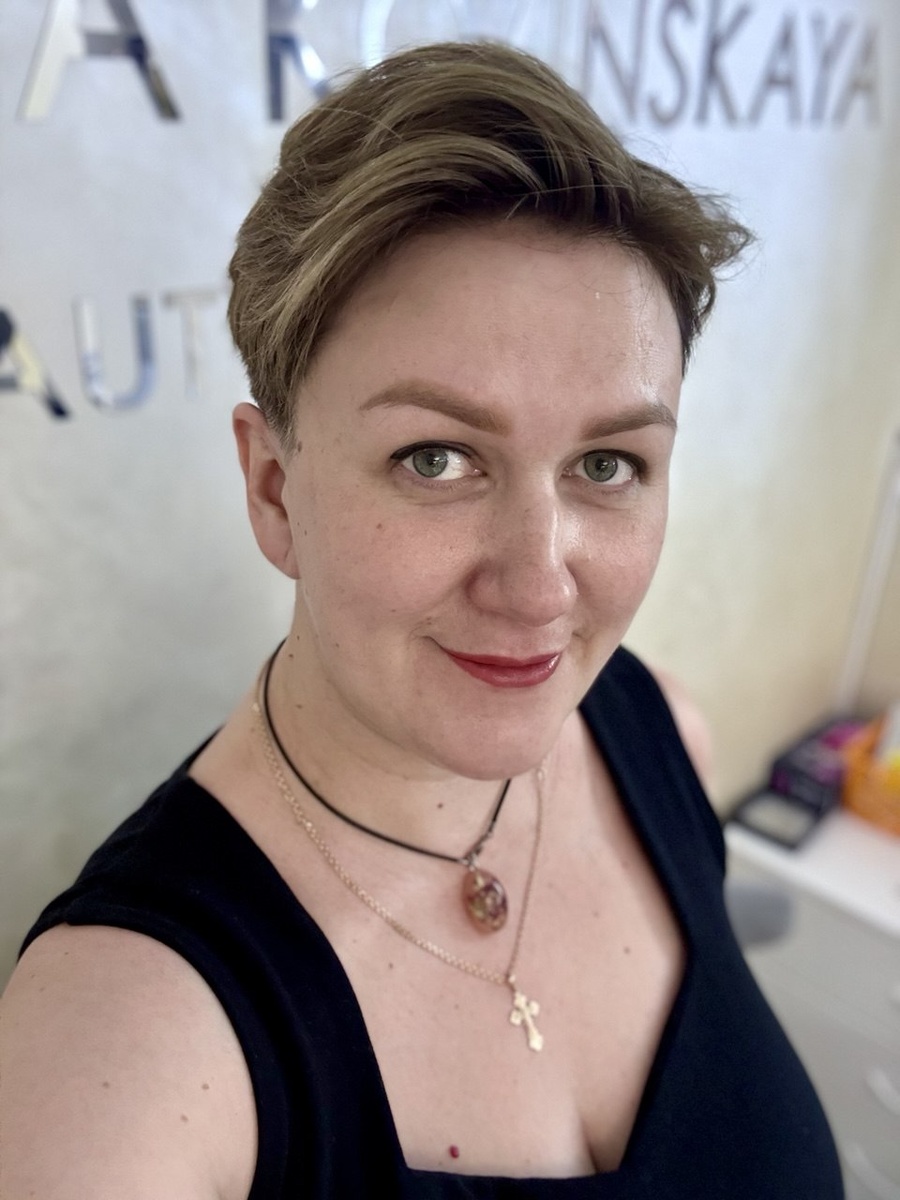 Я изменила цвет волос с помощью техники Airtouch.