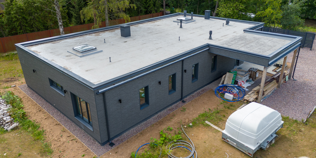 Одноэтажный дом с плоской крышей 180 м2 в Лисьем Носу готов к чистовой отделке (60 фото + планировка)