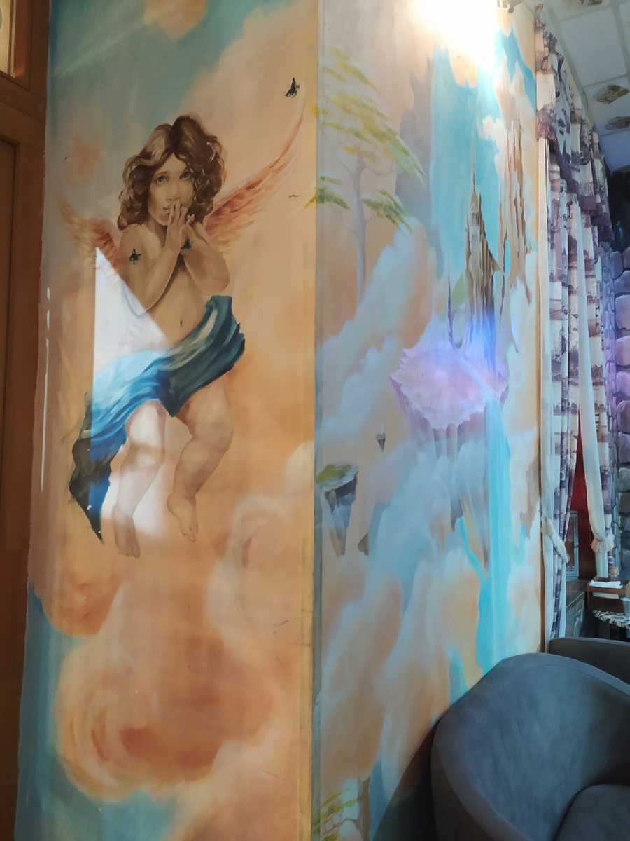 А это налево от входа. Фото Галины Малышевой.

