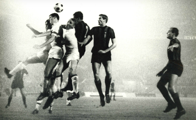 Один из игровых эпизодов матча между Интером и Торпедо