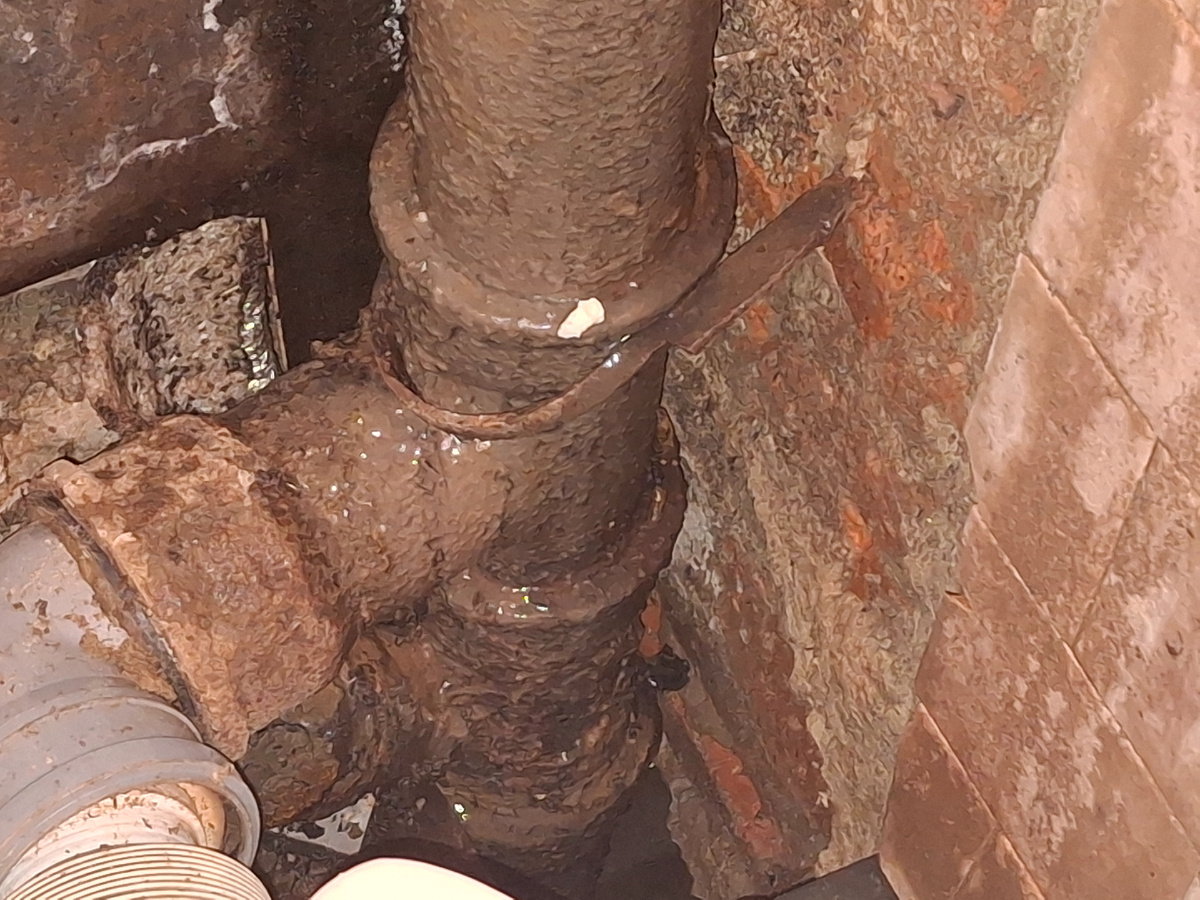 Претензия в УК о содержании канализационных труб