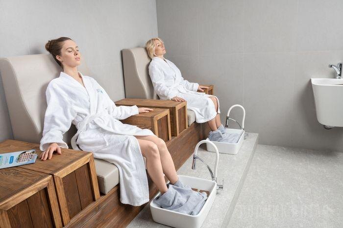 Через несколько сеансов грязелечения наступает период улучшения, который продолжается и после прекращения курса лечения в санатории. Чтобы получить длительный и устойчивый терапевтический эффект, санаторий с грязелечением рекомендуется посещать ежегодно.