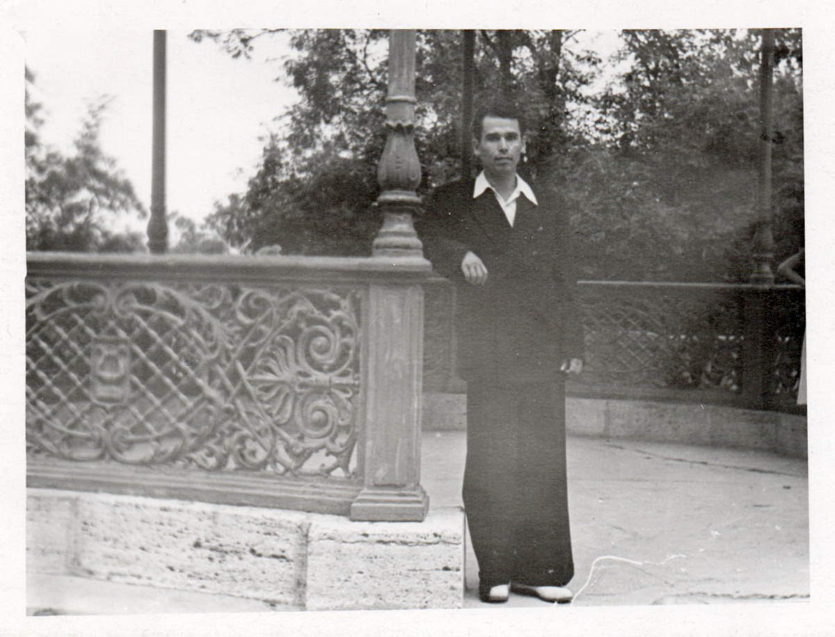 Семакин Николай Павлович в молодости. 