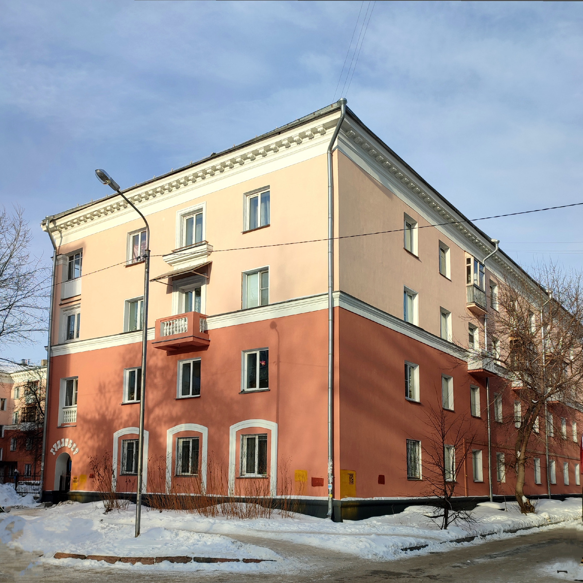 И первым на маршруте оказался Гулливер