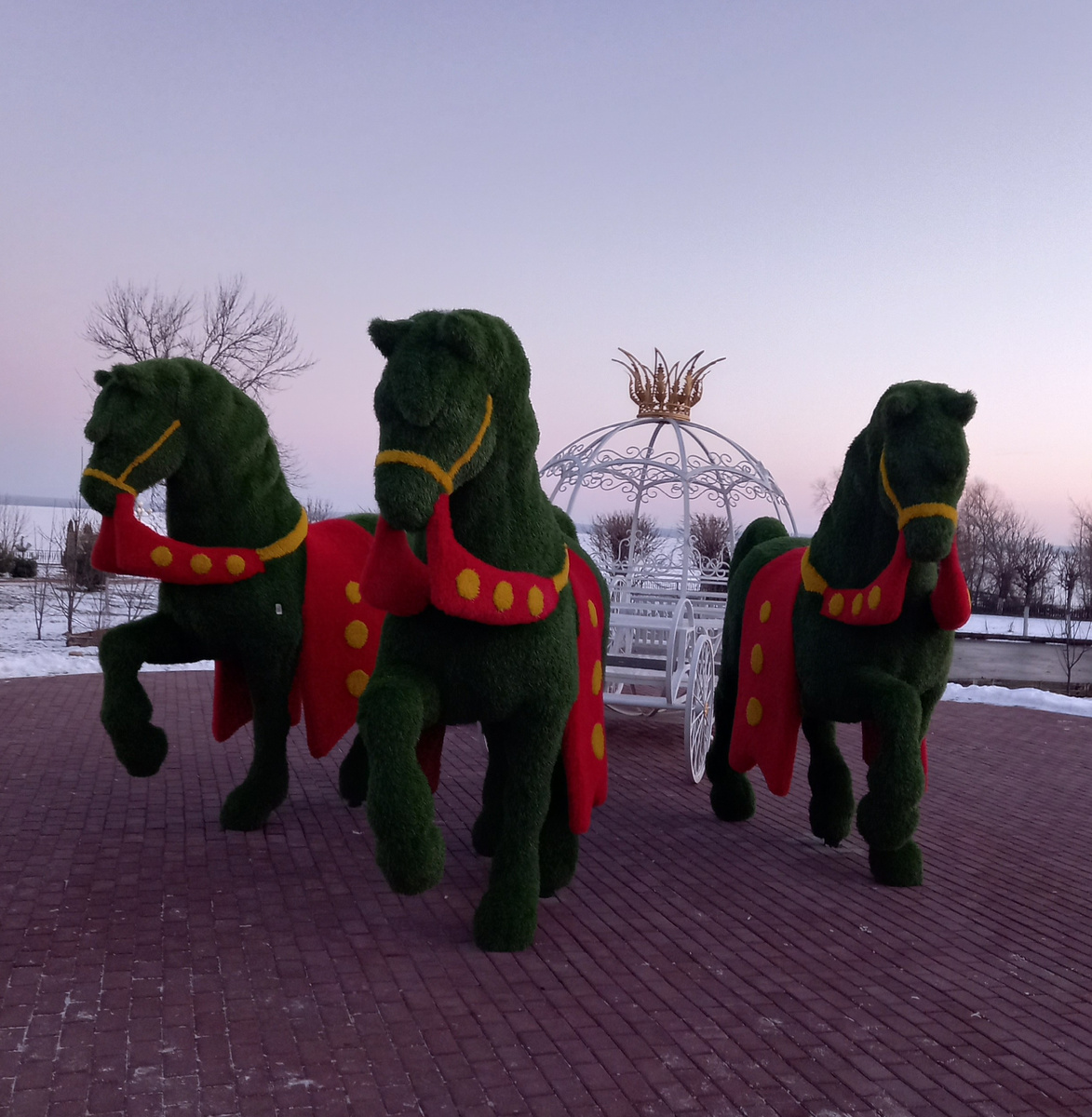 Все фотографии сделаны автором. Композиция в нашем городском саду.