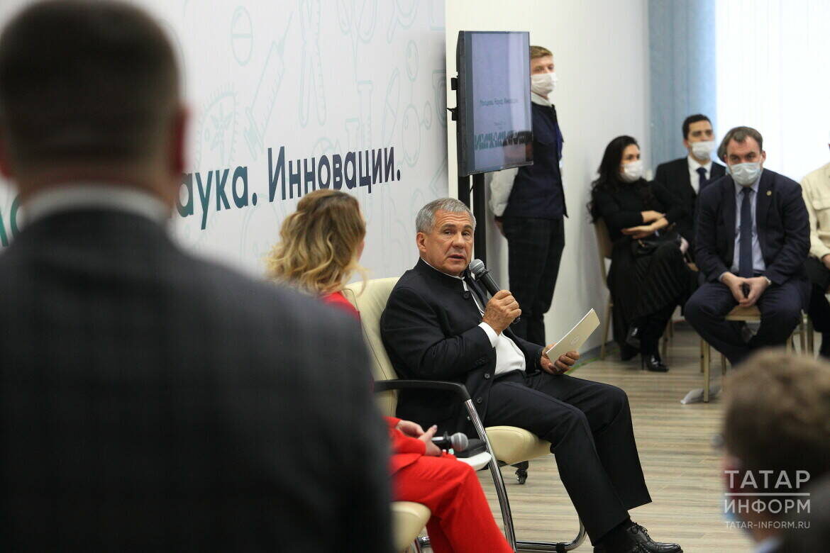 Встреча Раиса Татарстана Рустама Минниханова с молодыми учеными в 2022 годуФото: © «Татар-информ»