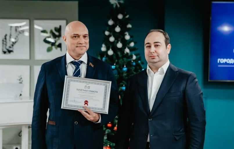 Мирзонов В. и  Волошин Д. (Видимо, радуются уровню здравоохранения в Химках) Фото из открытых источников.