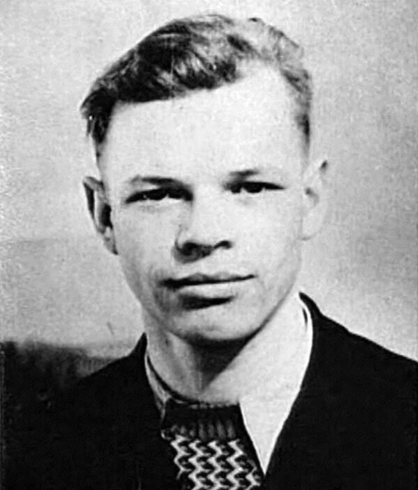 Если вы за инсценировку, то это один из организаторов этой инсценировки, Игорь Алексеевич Дятлов. Он привел группу в заданную точку, но сам случайно оказался в числе пострадавших. Фото из открытого доступа.