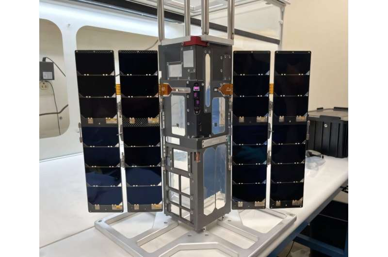 CubeSat CIRBE в лаборатории перед запуском. CIRBE был разработан и построен компанией LASP в Университете Колорадо в Боулдере. Фото: Синьлинь Ли/LASP/CU Боулдер