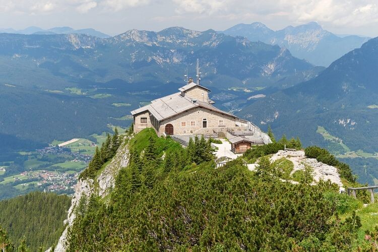 Кельштайнхаус (Альпы) - домик был подарен Гитлеру соратниками по партии к его 50-летию.