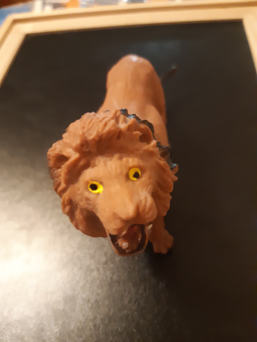 Лев не любит критики