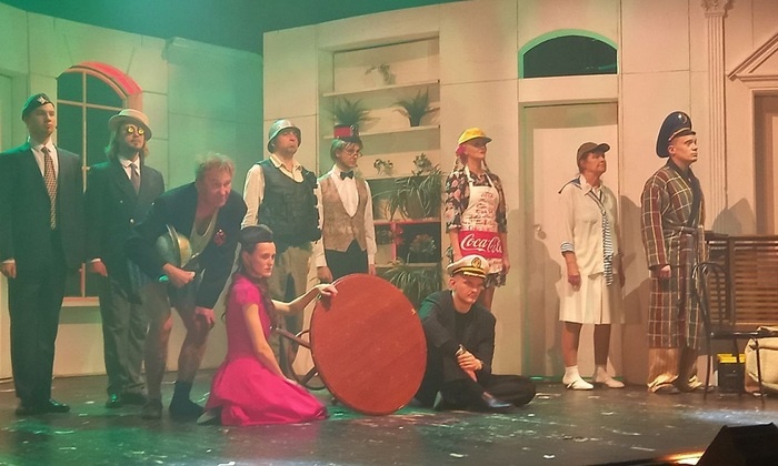    Режиссер Марк Розовский использовал методы русского театра переживания