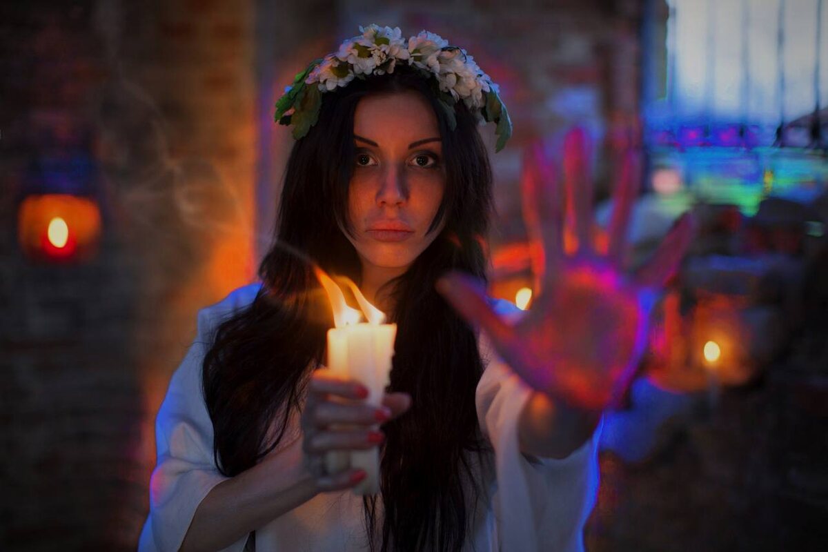 На фотографии изображена Антонина Горбунова (более известная под псевдонимом Алёна Верди).