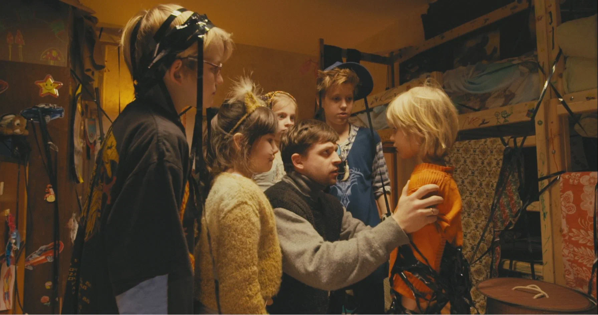 Кадр из фильма «Новенький»