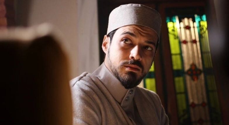 Красные бутоны: кадр из фильма