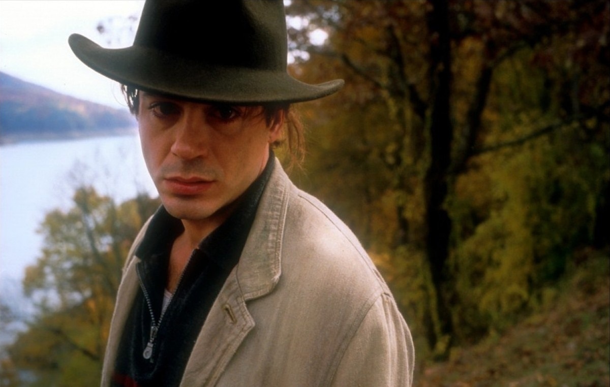 Пролистните изображение, чтобы увидеть следующий кадр из фильма «Сновидения» (1999 год)