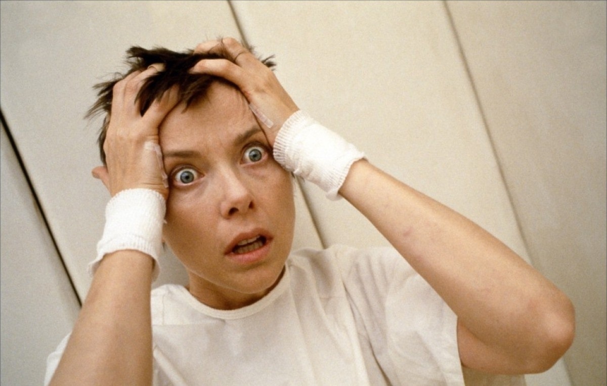 Пролистните изображение, чтобы увидеть следующий кадр из фильма «Сновидения» (1999 год)