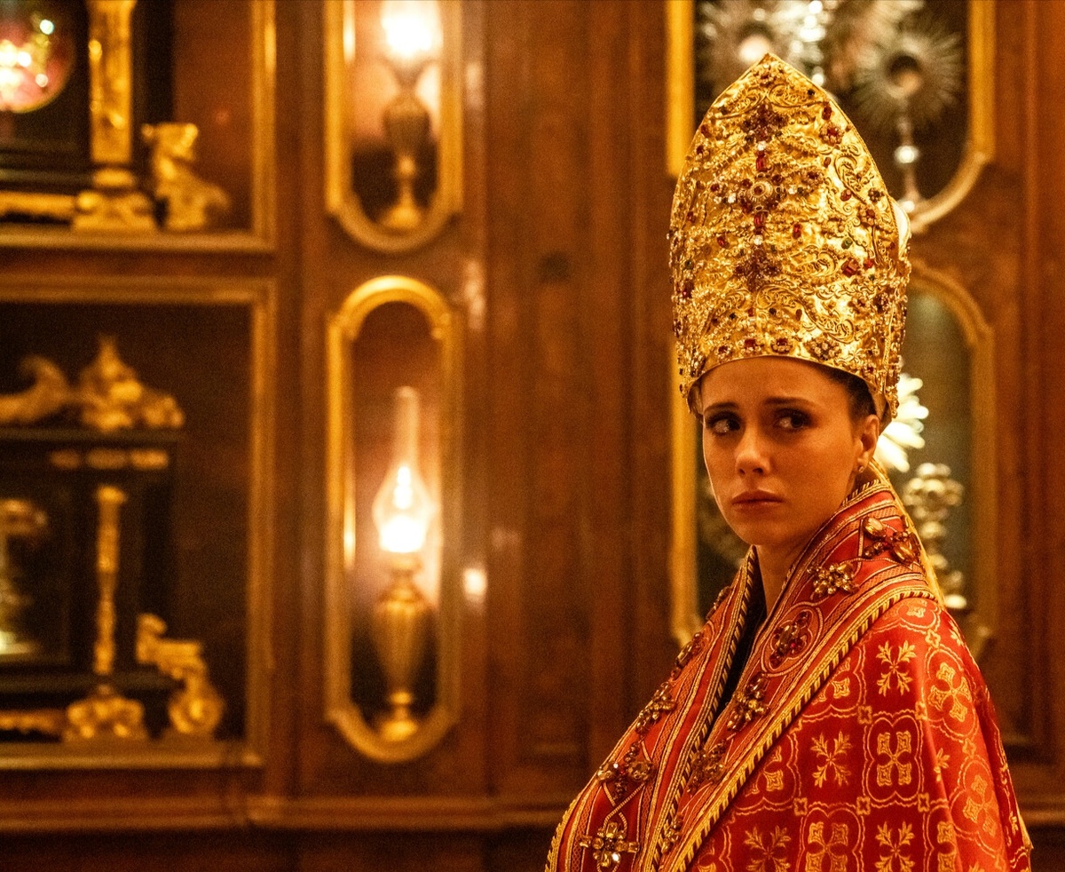 Кадр из фильма "Партенопа".